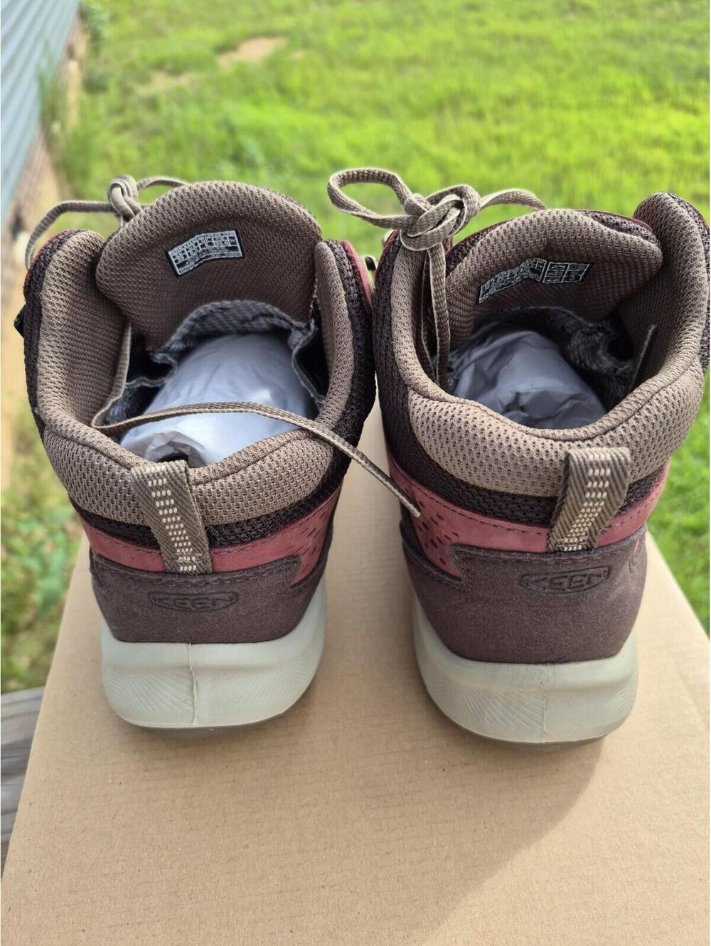 Keen Women's Terradora Explorer Mid Waterproof Sz 8.5 - $190 MSRP - Open Box "B" - Picture 4 of 8